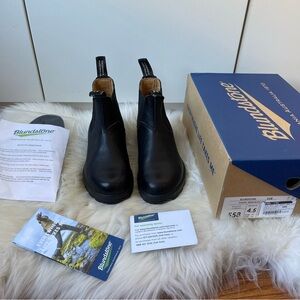 Blundstone Classic Chelsea Boots #558 Black Size 7.5 US and 4.5 AU Women